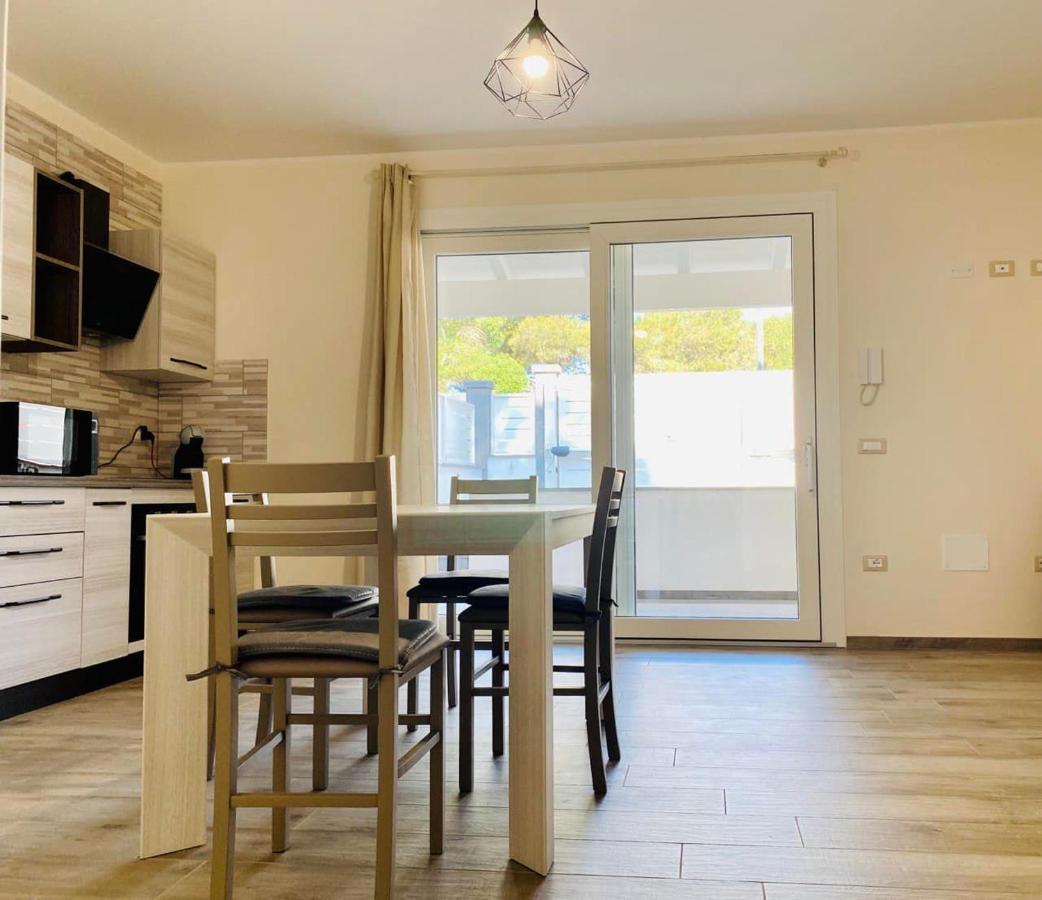 Nuova Residenza Dei 7 Pini A Pochi Passi Dal Mare Appartement Porto Pino Buitenkant foto